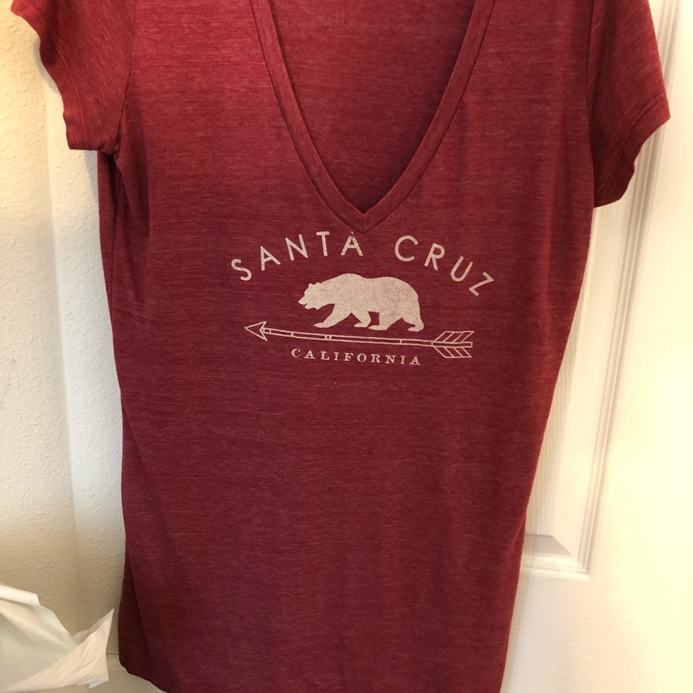 Red, Santa Cruz V-neck!